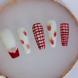 Coquette Pearl Strawberry Picnic Sketch Style Press On Nails/Hand Painted Freestyle Nails/Reusable False Nails/