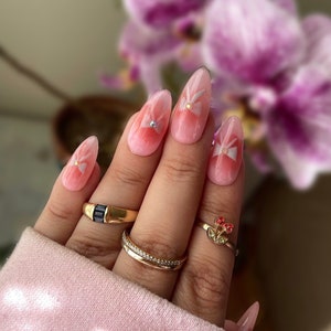 Coquette Pink Diamond Bow Press On Nails/Soft girl pink/ Bedazzled Fancy Nails/Princess Nails/Elegant Nails/Y2K Nails/Simple Press On Nails