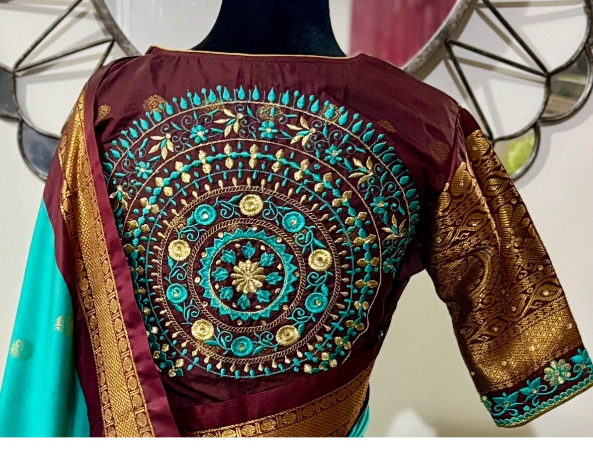 S/S Embroidery Blouse main image 1