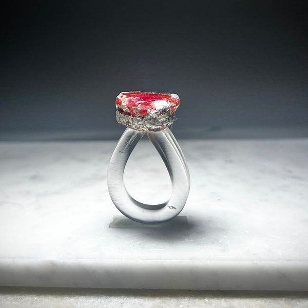 Lucite Ring,Lucita Stone Ring with a red acrylic created Stone