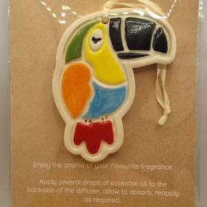 Essential Oil Diffuser Gift, Ceramic Toucan, Housewarming Gift, Home Decor, Gift for Friend, Christmas Gift, Handmade Pottery, Mum Gift