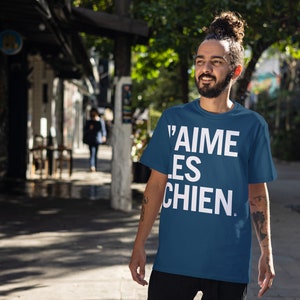 Elevate your love for dogs with our fashionable T-shirt collection, featuring J'Aime les Chiens, meaning I love dogs in French, available in a selection of stylish colours.