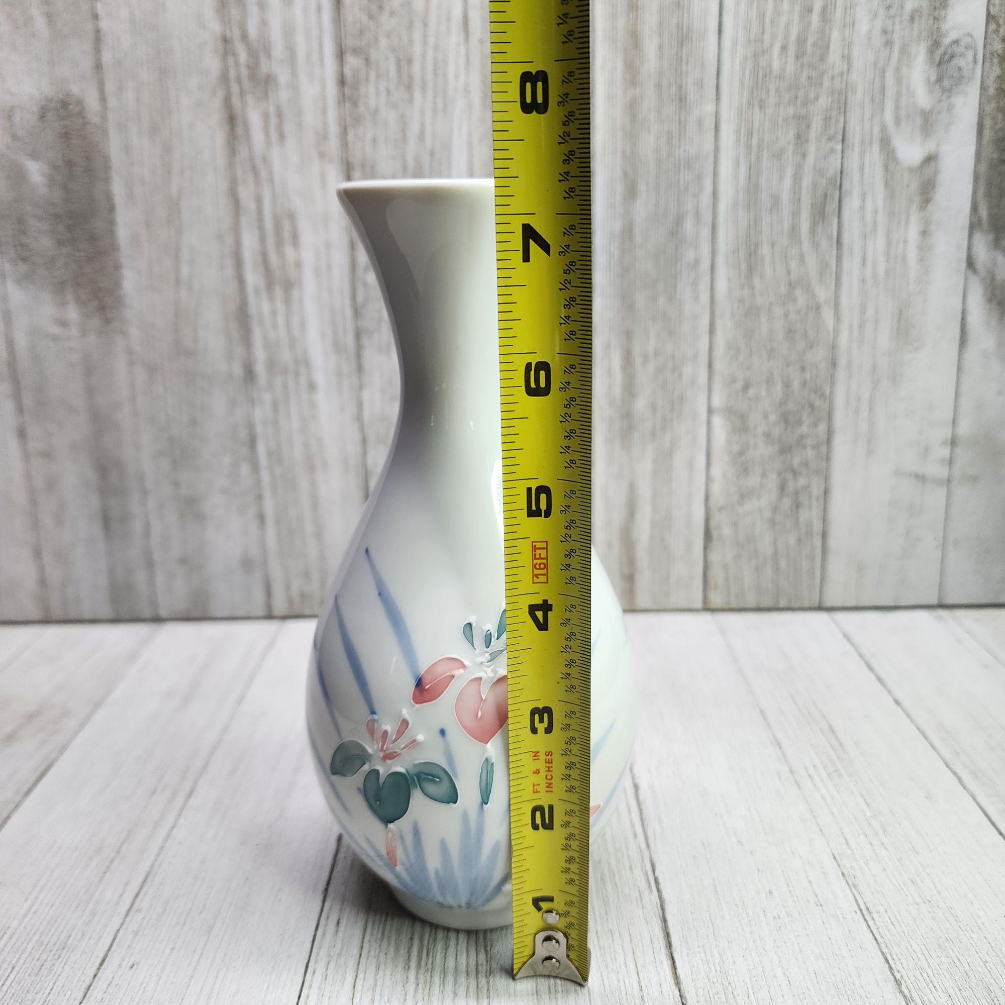 ヴィンテージ 日本製 手描き 磁器 花瓶 花柄 ホワイト 高さ7.25インチ