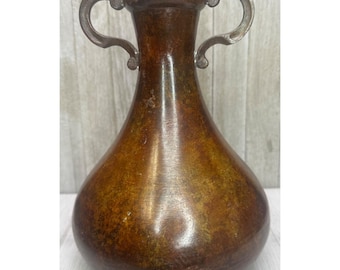 VTG metalen bronskleurige vaas peervormig dubbel handvat 9,5" hoog Made in India