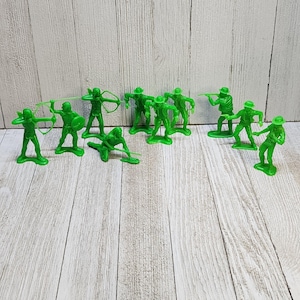 Vintage Toy Little Green Cowboys and Indians Action Figures - Lot of 10