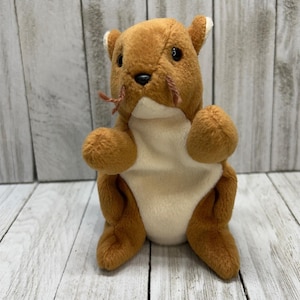 Vintage TY Beanie Baby Nuts The Squirrel Plush Stuffed Animal Toy 1996
