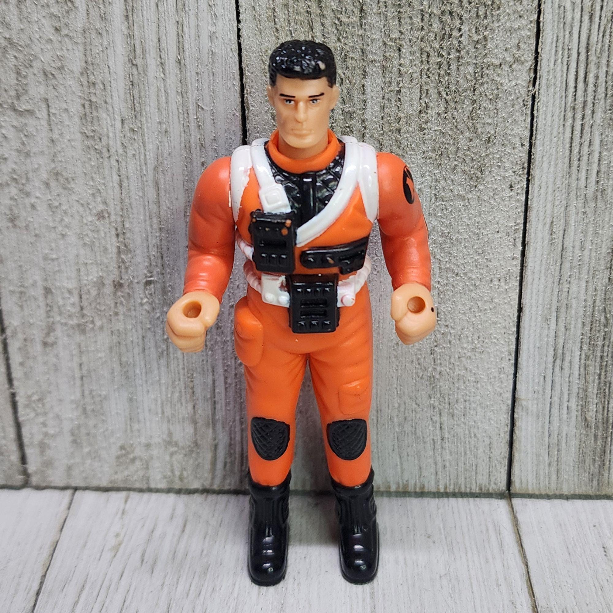 Lot 220 - A group of 1990s issue ACTION MAN figures