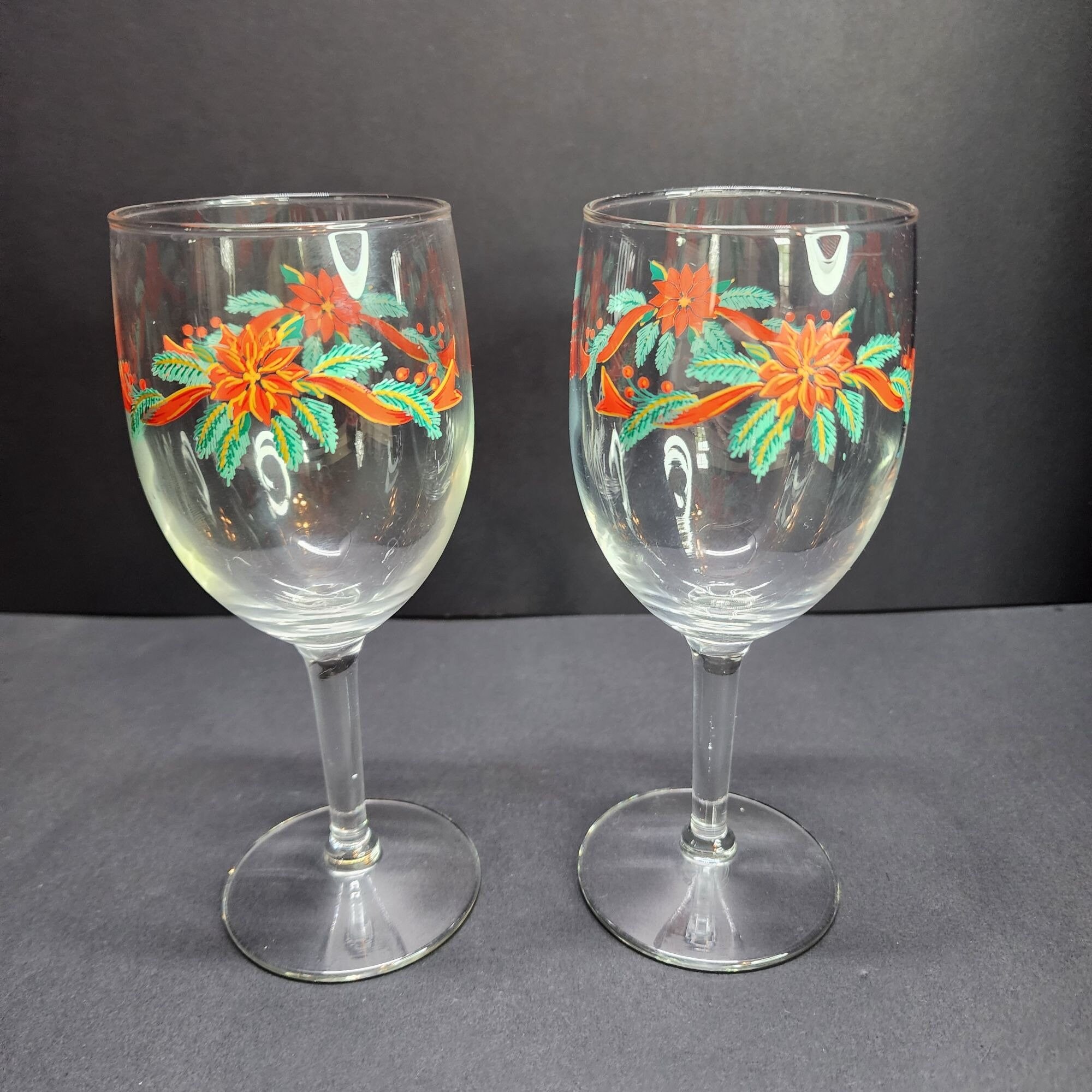 Vintage Christmas Holiday Clear Glass Wine Glasses 7 Vintage Christmas Holiday Clear Glass Wine Glasses 7