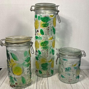 Tarro de cristal vintage con tapa de alambre con relieve de frutas - Juego de 3
