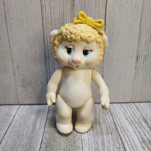 Vintage Woolma Lamb Along Gang Tomy Toy Figure Doll 5.5&#39;&#39; Tall - No Dress