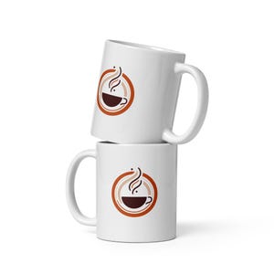 Minimalist Coffee Mug: Simple Design with Steam Rising