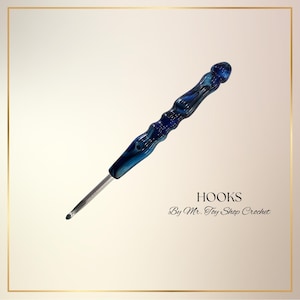 Handmade Crochet Hook, 5MM Clover Amour