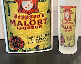 Juego de petaca Malort de 8 oz y vaso de chupito de 3 oz