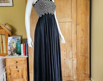 Vintage 1970er Schwarz-Weißes fließendes Maxi Kleid Gr. 38