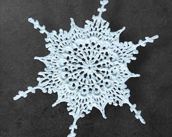 かぎ針編みの雪の結晶オーナメントセット – 手作りコットンレースのクリスマスデコレーション