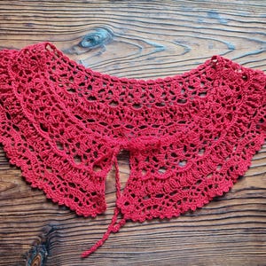 Red Crochet Collar – Handmade Lace Peter Pan Collar – Vintage Style Detachable Neck Accessory for Dresses, Sweaters & Blouses