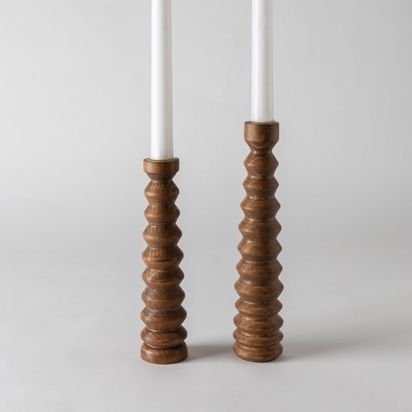 Kerzenständer IKARIA Braun | 2er Set Kerzenständer | Kerzenhalter aus Holz | Holz-Stumpenkerzenhalter | Holz Moderne Kerzenhalter