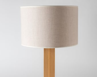 Lampe de table KYTHERA | Lampe de table en bois | Lampe de chevet | Lampe en bois | Lampe avec base en bois de hêtre | Lampe décorative | Lampe en bois | Abat-jour en bois