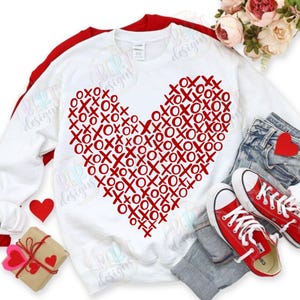 File di taglio Xoxo Heart Svg per Cricut, Abbracci e baci del cartello di San Valentino Svg, Tris a forma di cuore Svg, Clipart d'amore Regali di coppia Svg