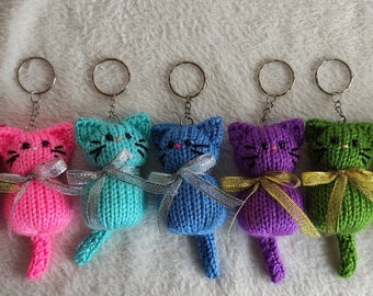 1 Stück Katze Schlüsselbund, gestricktes Mini Spielzeug, Taschenanhänger, mehrere Farben