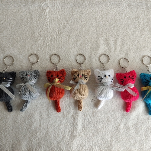 1 porte-clés chat, mini jouet en tricot, pendentif de sac, couleurs plus naturelles