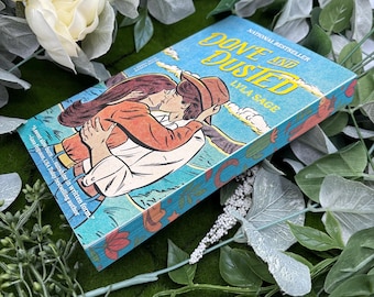 Done and Dusted by Lyla Sage – Sonderedition Taschenbuch mit individuell gestalteten Kanten (Rebel Blue Ranch)