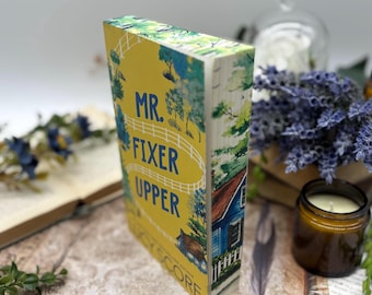 El señor Fixer Upper de Lucy Score – Edición especial en rústica con bordes de diseño personalizado
