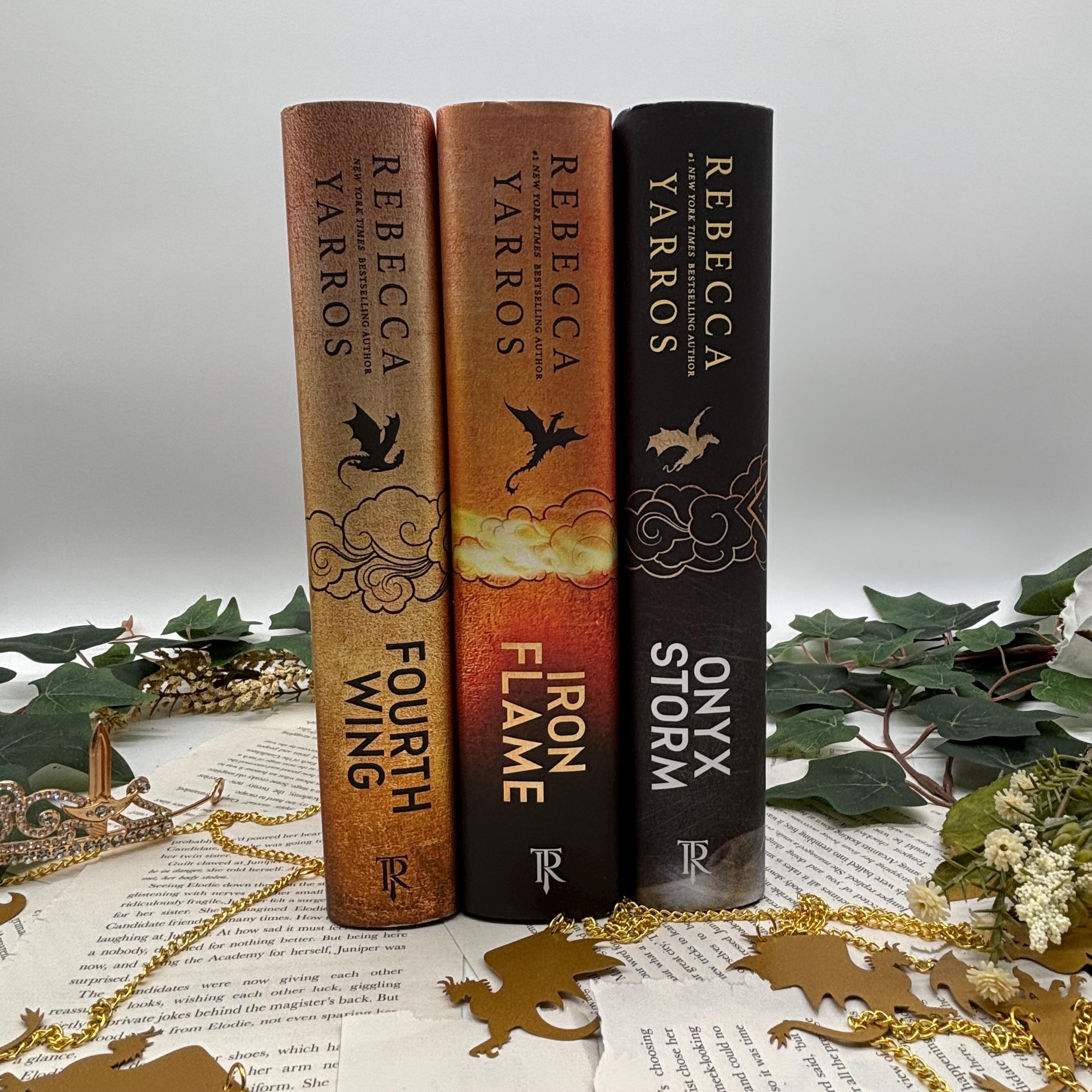洋書 Fourth Wing / Iron Flame / Onyx Storm Onyx Storm + Iron Flame + Fourth wing by Rebecca Yarros