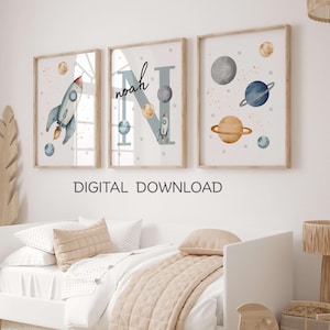 パーソナライズされた宇宙のイニシャルプリント、太陽系保育園アート（3枚セット）（デジタルダウンロード）