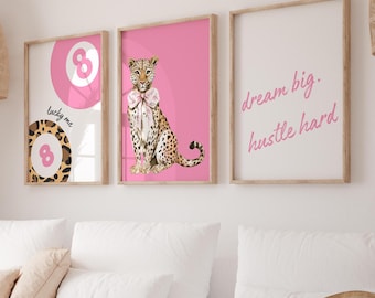 Trendige Drucke Pink Leopard Gepard Print Pink 3er Set, 8 Ball Lucky Trendy Wand Kunst Galerie Preppy Chic Luxus Wohnkultur Digital Download