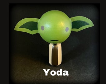 Yoda, peg pop, peg mensen, houten poppen, houten speelgoed, unieke geschenken, star wars, handgemaakte geschenken, beeldjes, coole geschenken, vreemde geschenken, sci fi