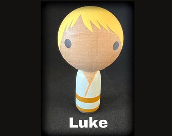 Poupée Luke-peg, chevilles, poupées en bois, jouets en bois, cadeaux uniques, punk rock, cadeaux faits main, figurines, cadeaux sympas, cadeaux étranges