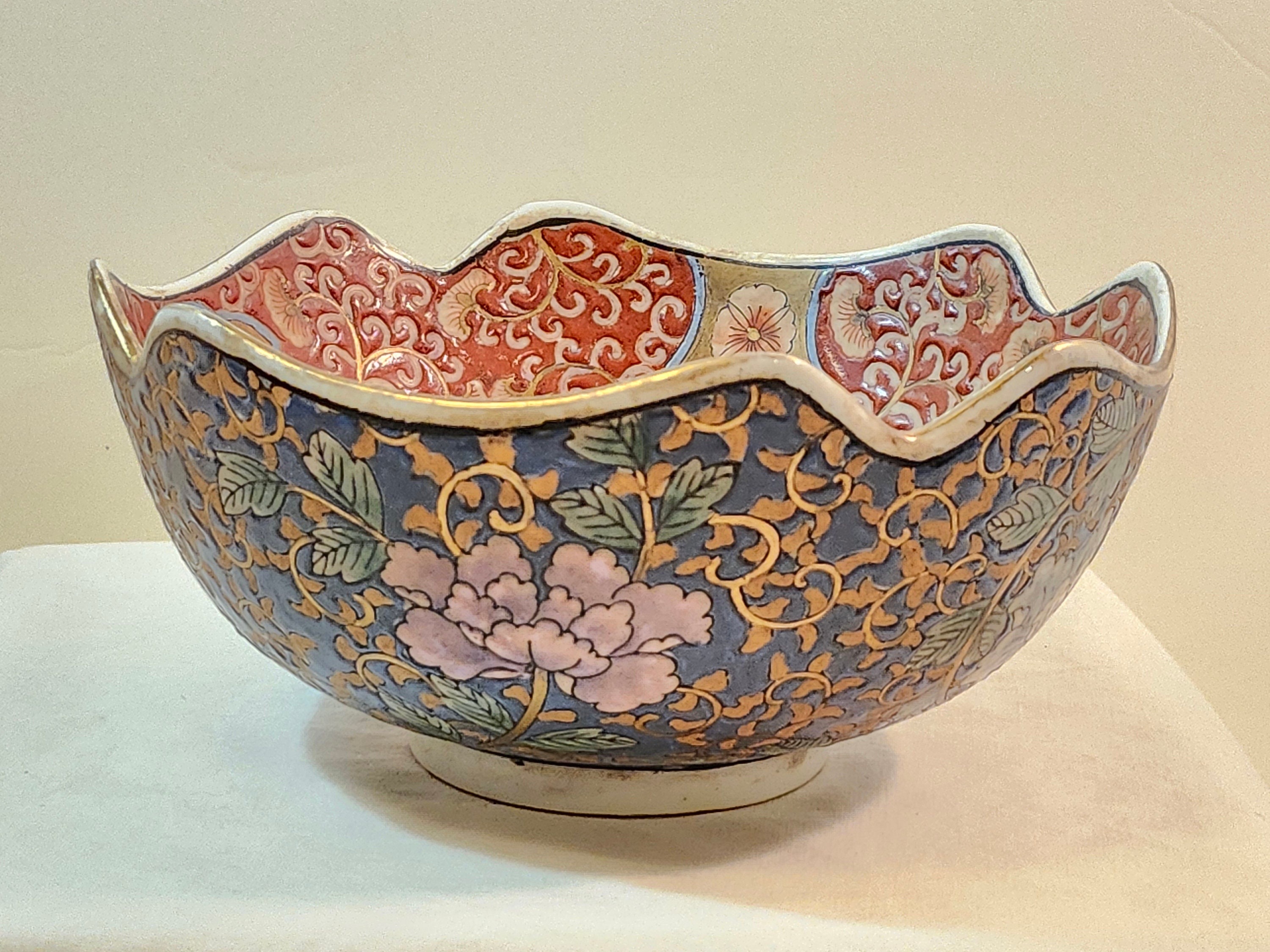 View of Vintage Macau Hand Painted Decorative Bird & Floral Motif Scalloped ...