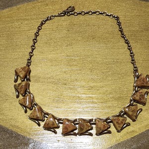 Vintage Gold Tone Coro Gold Leaf Confetti Lucite Necklace Choker Fashion Jewelry Mid-Century Modern Design Yellow Triangular Sections 1950&#39;s