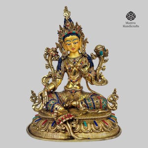 Premium Grüne Tara Gold Buddha Statue | Handbemalte & Edelstein-Detail | Handarbeit aus Nepal