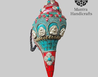 Handskuren fem Dhyani Buddha snäckskal med steninfattning