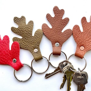 Handmade Leather White Oak Leaf Keychain: Upcycled Charm