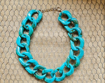 Türkisblaue marmorierte Chunky Chain Link Statement Halskette mit verstellbarer Länge