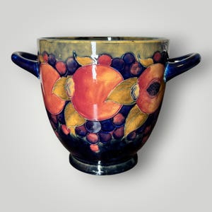 英国ムーアクロフトビンテージ花柄 陶器製 花瓶 英国ムーアクロフトビンテージ花柄 陶器製 花瓶 イギリス 20世紀