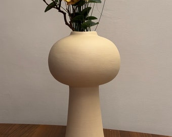 Vase design original en forme de montgolfière entièrement fait à la main idéal pour fleurs séchées ou fleur synthétiques