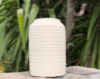 White textured stoneware vase designed as a flower pot for a sober, minimalist and refined decor