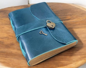 Diario de cuero vintage hecho a mano: diario con cerradura antigua y páginas hechas a mano / Cuaderno para escribir y dibujar