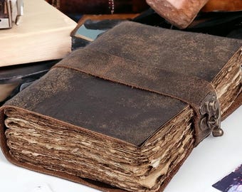 Handgemaakt leren dagboek: vintage grimoire, papier met randjes