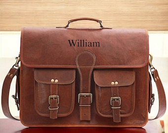 Pasta executiva personalizada em couro para laptop: estilo rústico com monograma.