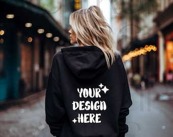 Gildan 18500 Mockup Hoodie Sweatshirt Zwart Gildan Mockup Sweater met capuchon Mockup van achtershirt Gildan 18500 Zwart Mockup Girl Fun Lifestyle