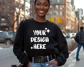 Afro-Amerikaanse zwarte Gildan-mockup 18000 zwarte vrouw sweater mockup zwarte Gildan-trui mock-up Streetwear-trui mockup Afro-meisje