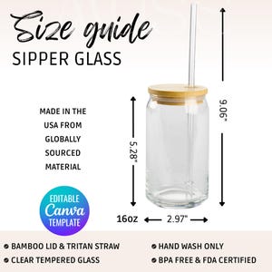 Könnte beinhalten: Ein transparentes Glas mit einem Bambusdeckel und einem klaren Trinkhalm. Das Glas ist 13,4 cm hoch und 7,5 cm breit. Es hat ein Fassungsvermögen von 473 ml. Das Glas wird in den USA aus globalen Quellen hergestellt. Deckel und Strohhalm sind BPA-frei und FDA-zertifiziert. Nur Handwäsche.
