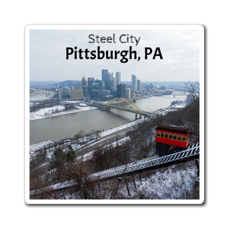 Pente enneigée Skyline de paysage urbain de Pittsburgh, Pennsylvanie, vue panoramique Duquesne Incline oeuvre aérienne d'hiver, aimants personnalisés image 1