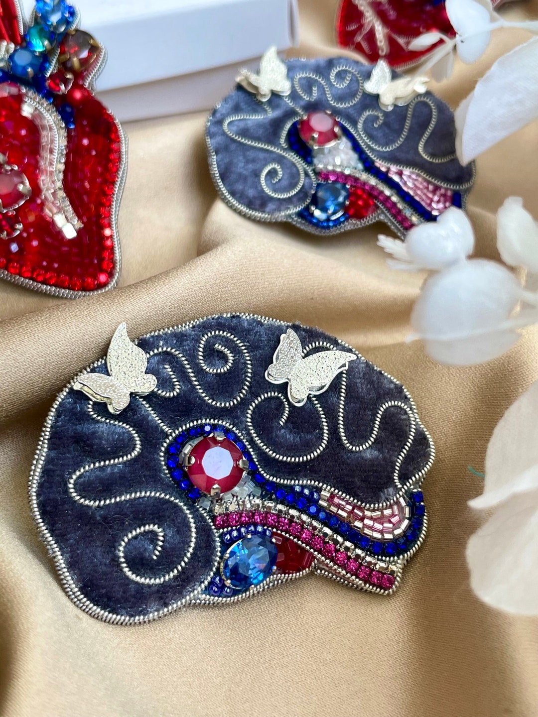Handmade Beaded Brain Brooch, Neurosurgeon Gift - Etsy