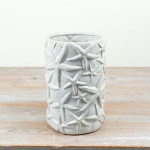 Vaso a forma di stella marina color crema, 25 cm – Vaso in ceramica in stile costiero, decorazione nautica a tema marino per bagno, centrotavola o davanzale.